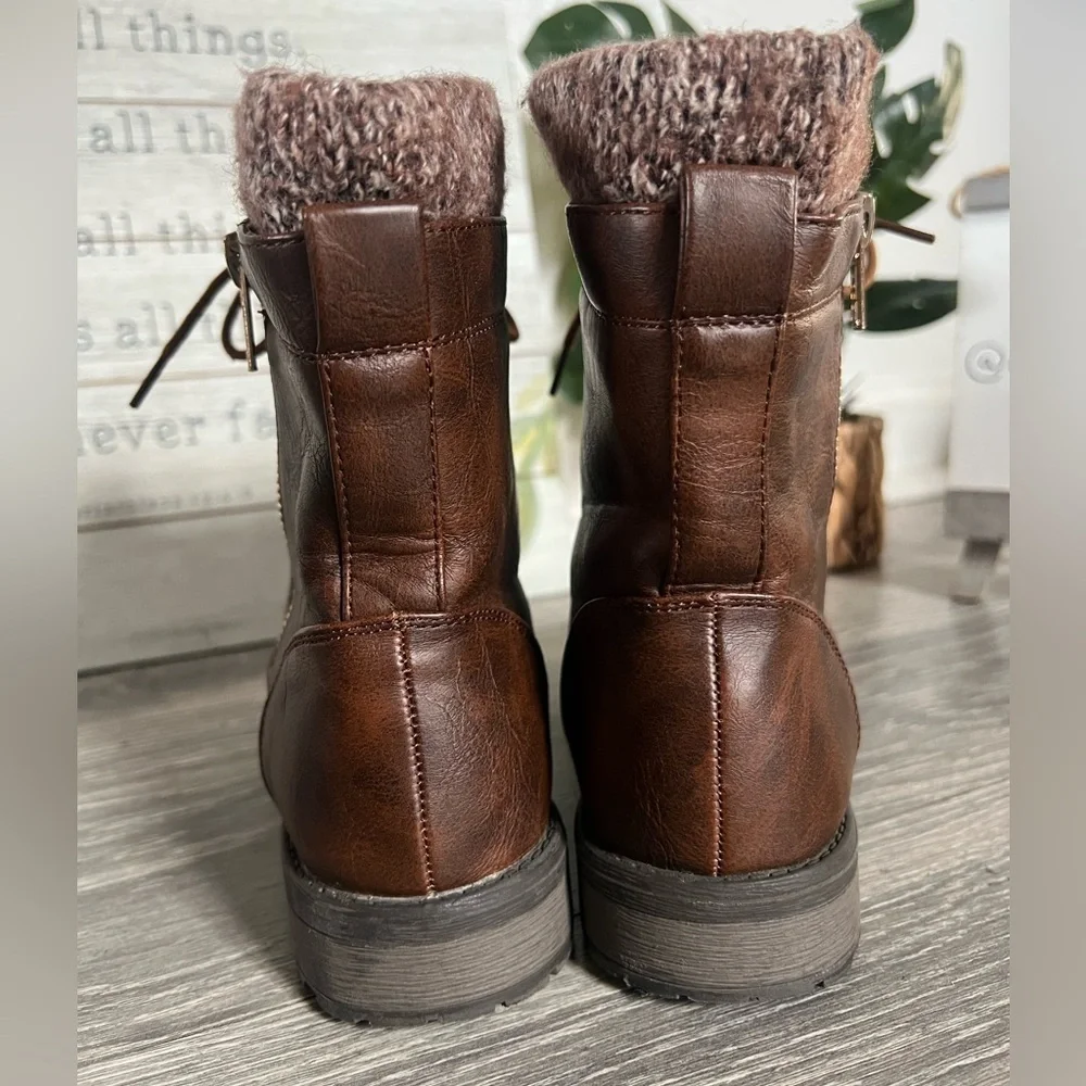 Link Kids’ Knit Trim Zippered Lace Up Combat Ankle Winter Boots in Brown. Size 3